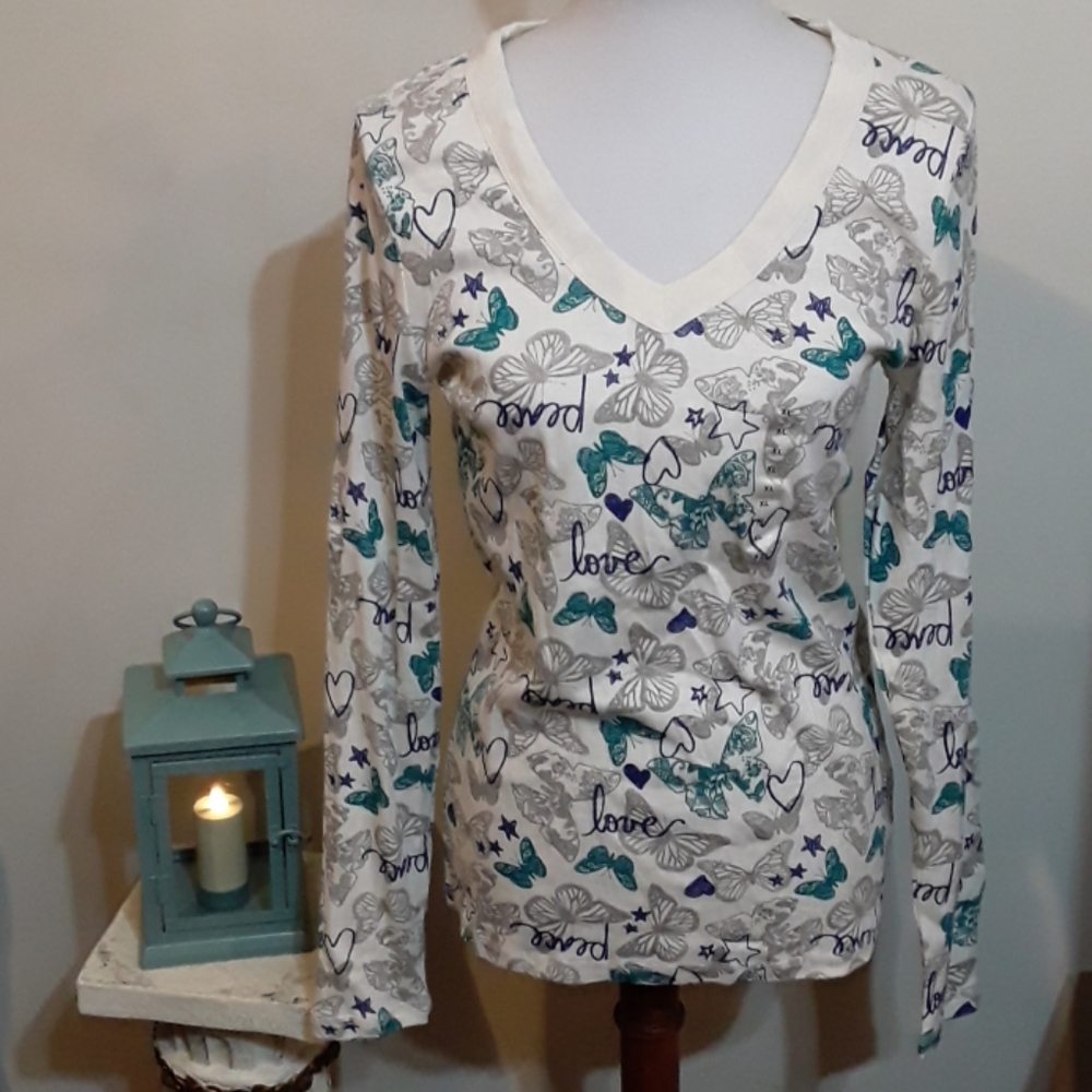 Nwt.Arizona crew neck long sleeve tee shirt.